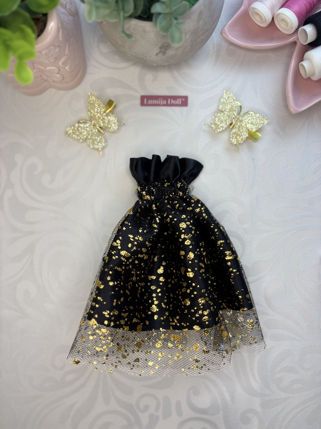D02 - Noir Gold