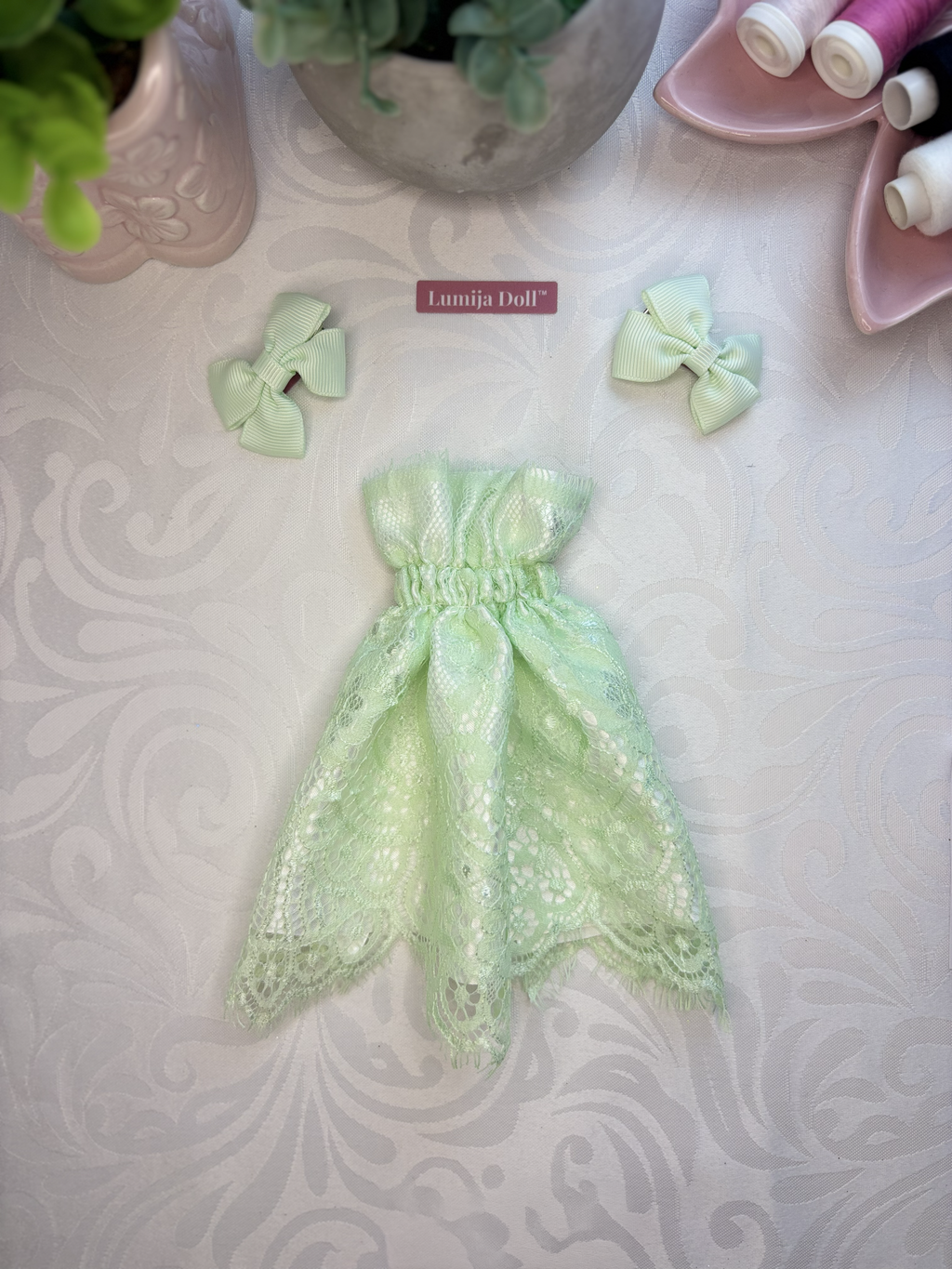 D27 - Mint Lace