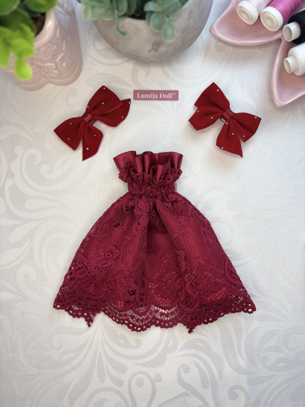 D33 - Burgundy Lace