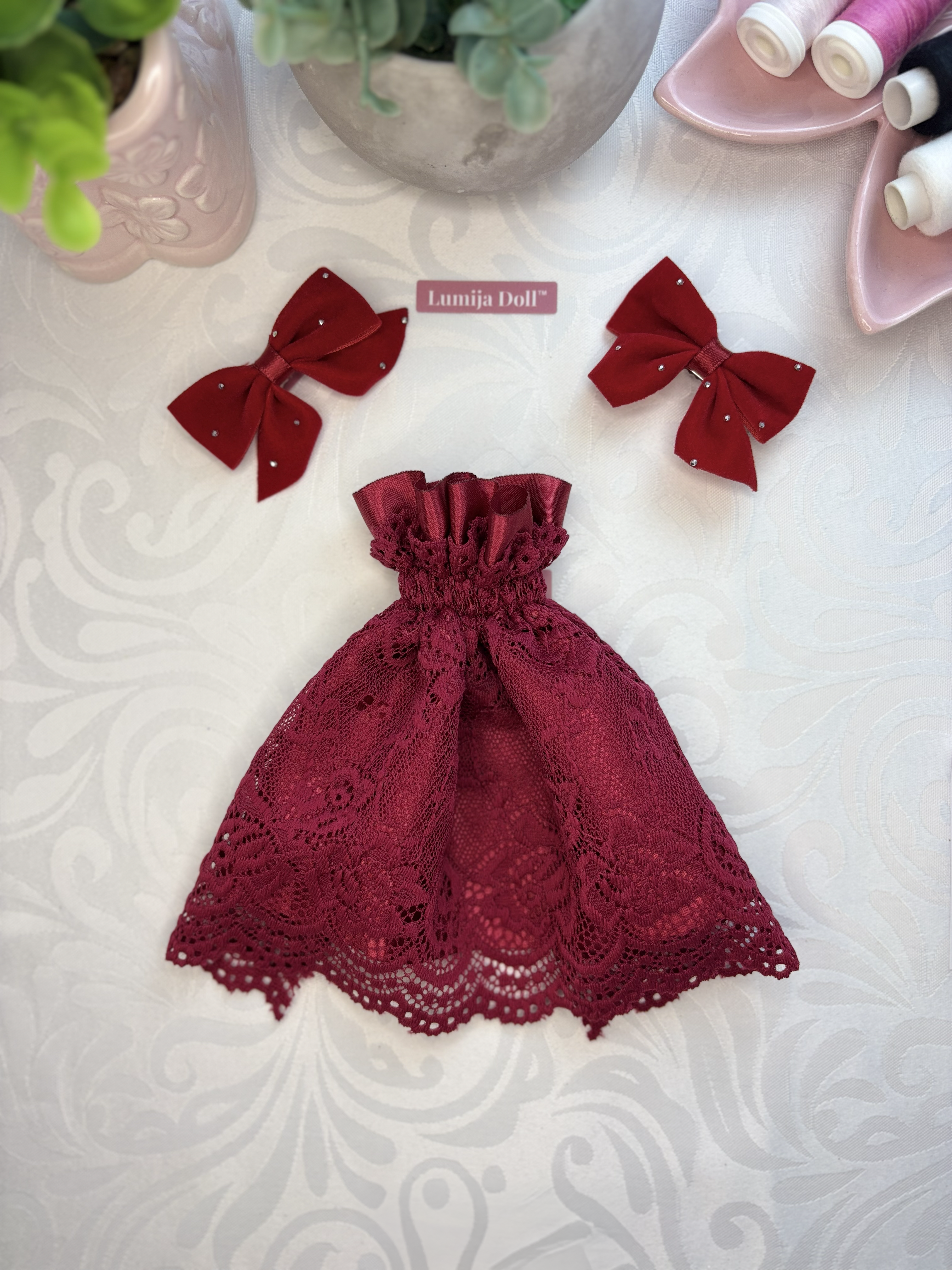 D33 - Burgundy Lace
