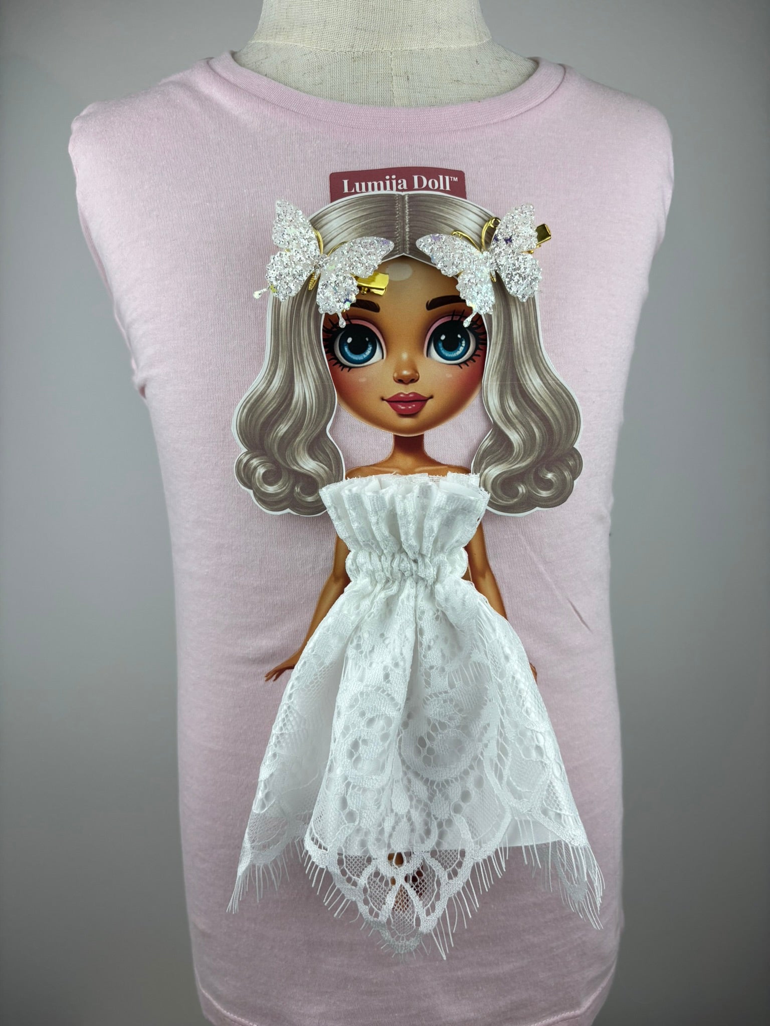D37 – Snowflake Butterfly Lace